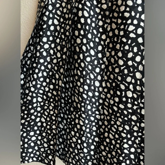 St. John Silk Blend Pleated Black and White Skirt - Picture 4 of 8